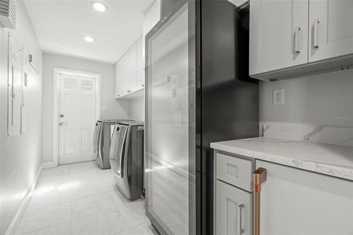 Image No.56-5 Bed Property for sale