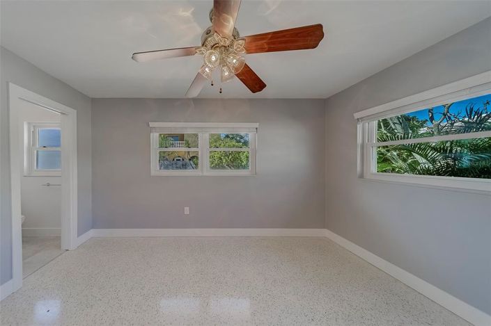 Image No.11-3 Bed Property for sale