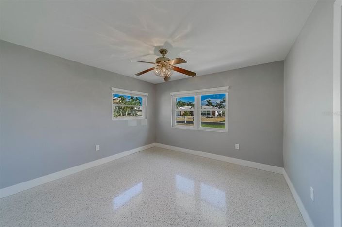 Image No.13-3 Bed Property for sale