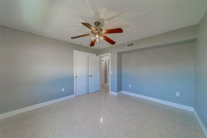 Image No.15-3 Bed Property for sale