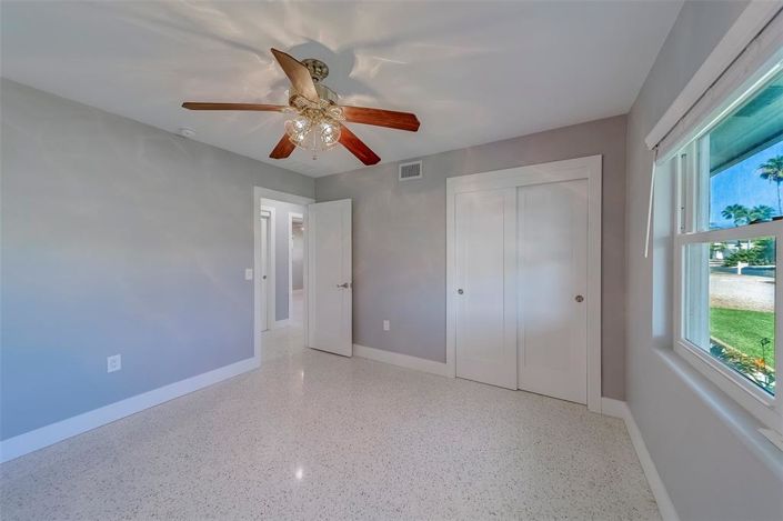 Image No.18-3 Bed Property for sale