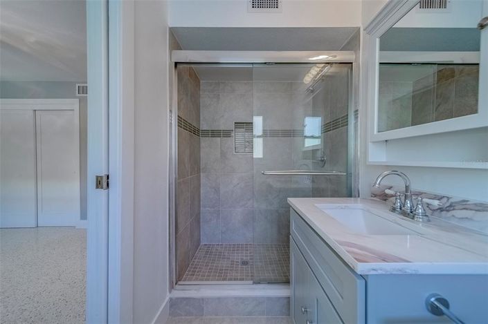 Image No.20-3 Bed Property for sale