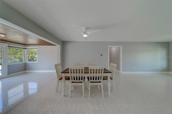 Image No.25-3 Bed Property for sale