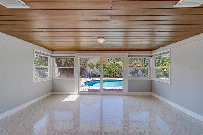 Image No.27-3 Bed Property for sale