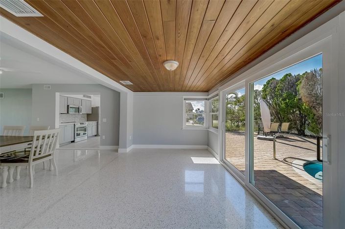 Image No.28-3 Bed Property for sale