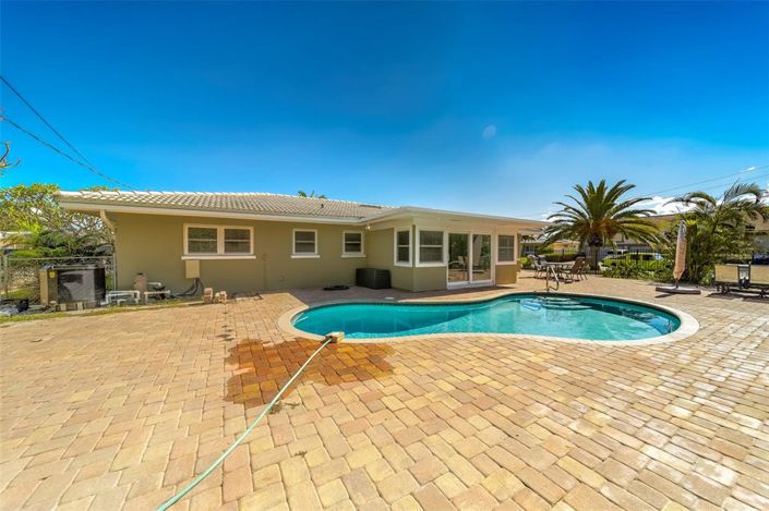 Image No.39-3 Bed Property for sale