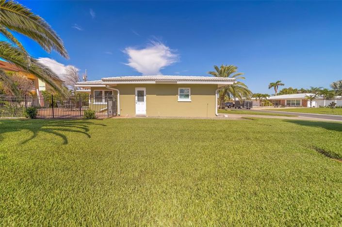 Image No.48-3 Bed Property for sale