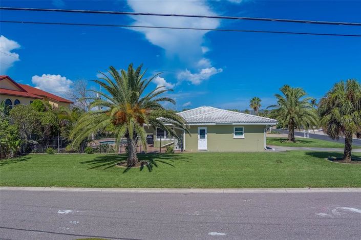 Image No.50-3 Bed Property for sale