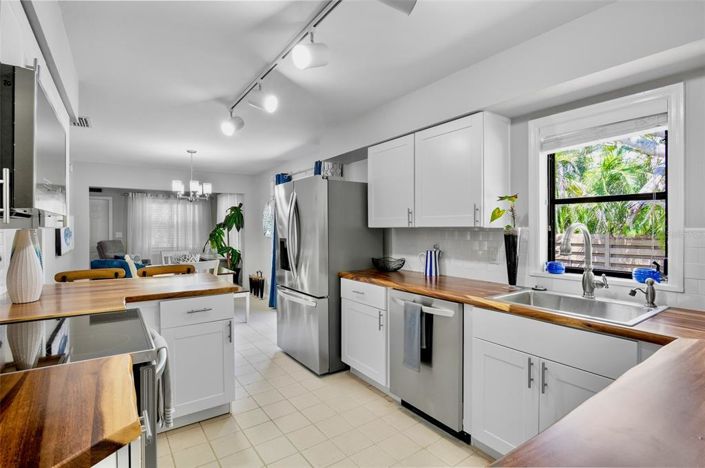 Image No.17-2 Bed Property for sale