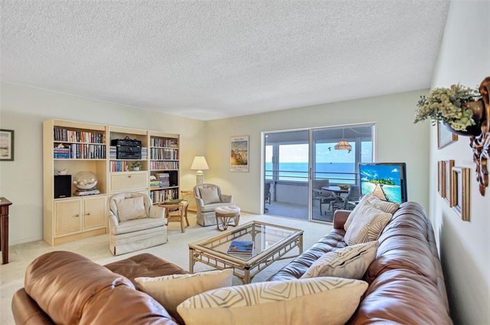 Image No.20-2 Bed Property for sale