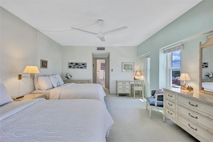 Image No.31-2 Bed Property for sale