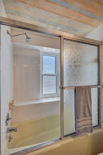 Image No.42-2 Bed Property for sale