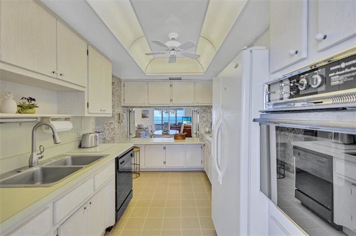 Image No.7-2 Bed Property for sale