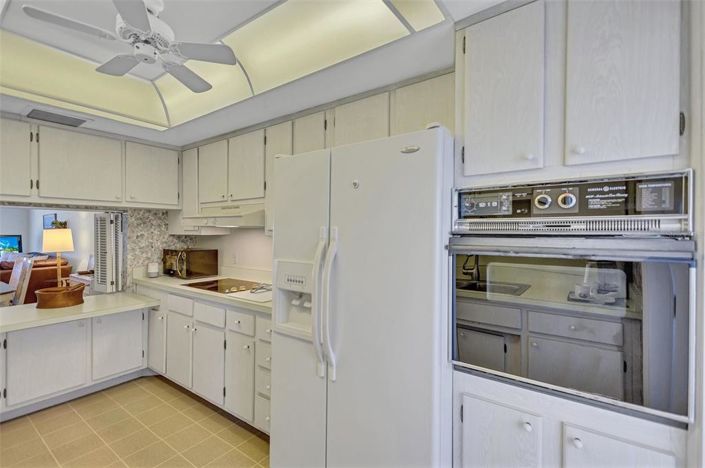 Image No.9-2 Bed Property for sale