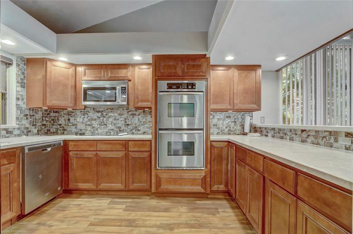 Image No.11-2 Bed Townhouse for sale