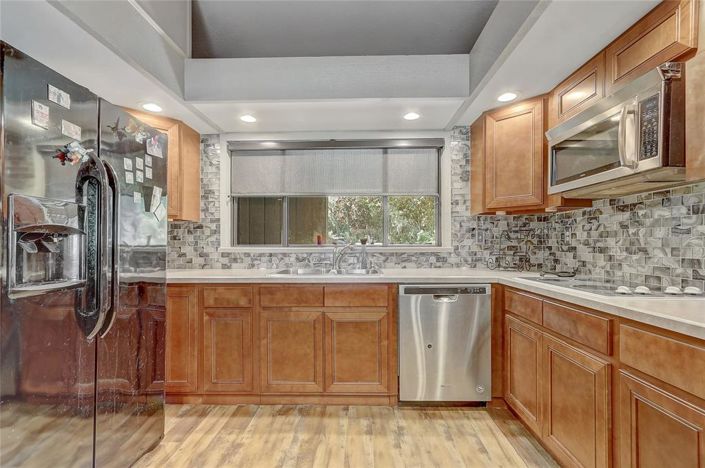 Image No.12-2 Bed Townhouse for sale