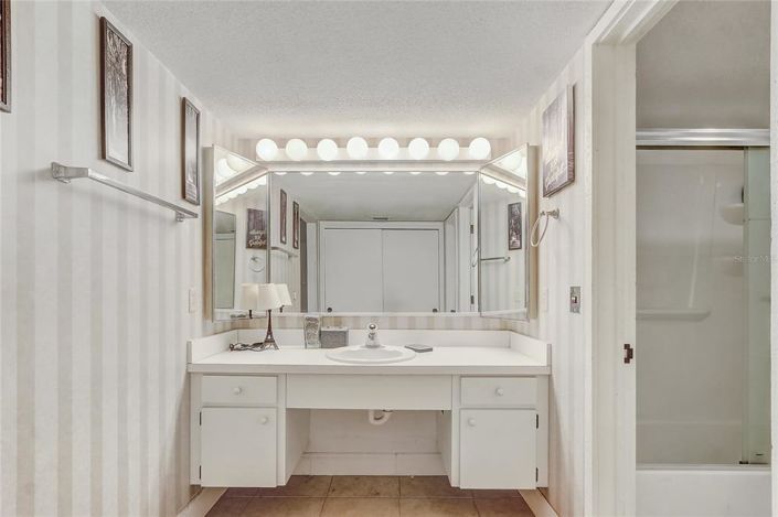 Image No.18-2 Bed Townhouse for sale