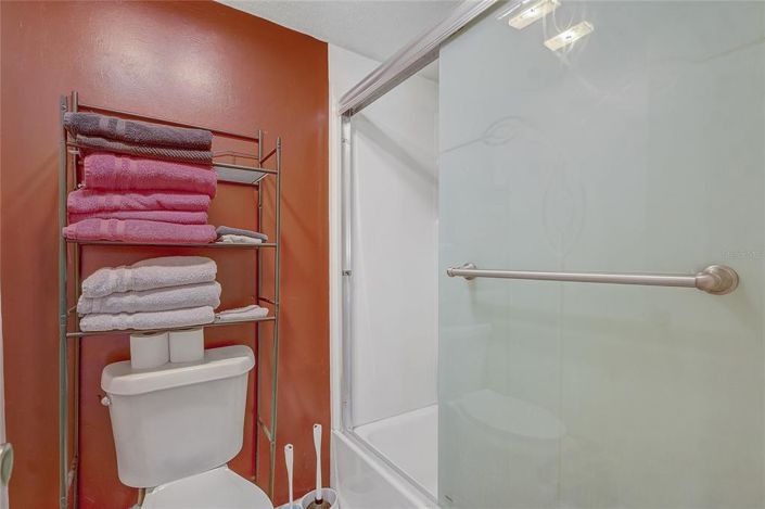 Image No.20-2 Bed Townhouse for sale