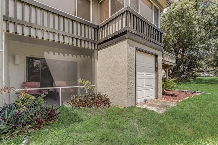 Image No.26-2 Bed Townhouse for sale