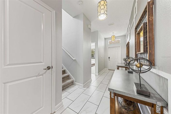 Image No.18-6 Bed Property for sale