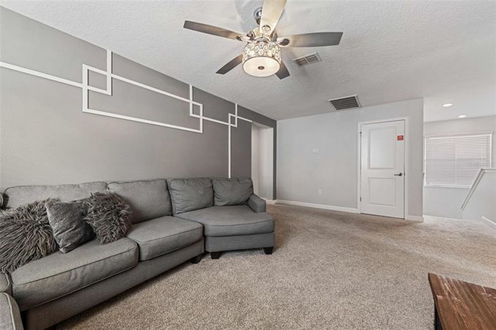 Image No.19-6 Bed Property for sale