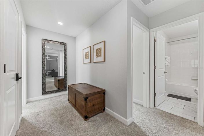 Image No.20-6 Bed Property for sale