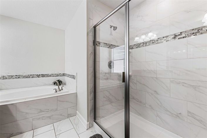 Image No.28-6 Bed Property for sale