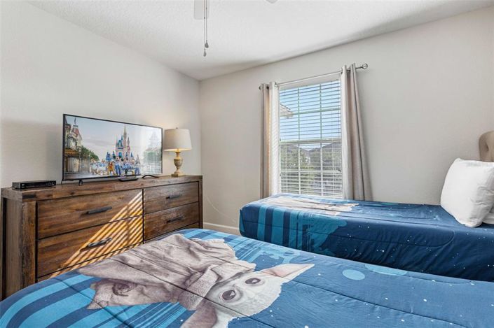 Image No.35-6 Bed Property for sale