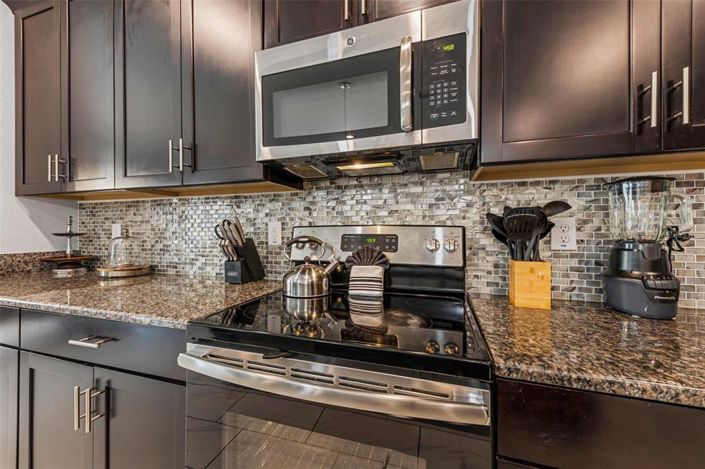 Image No.5-6 Bed Property for sale