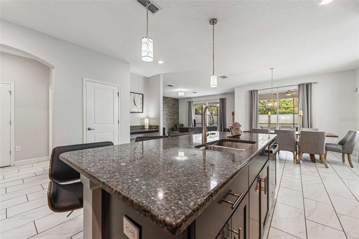 Image No.7-6 Bed Property for sale