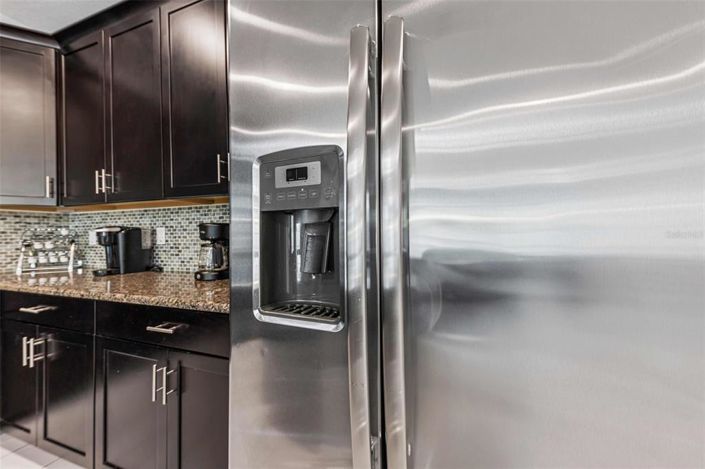 Image No.8-6 Bed Property for sale