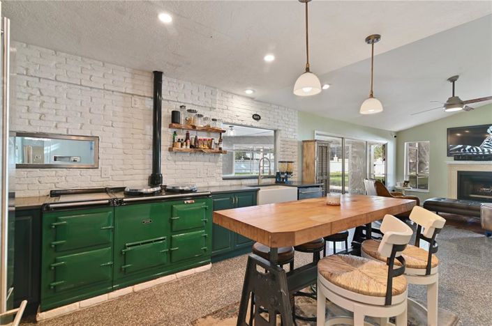 Image No.13-3 Bed Property for sale