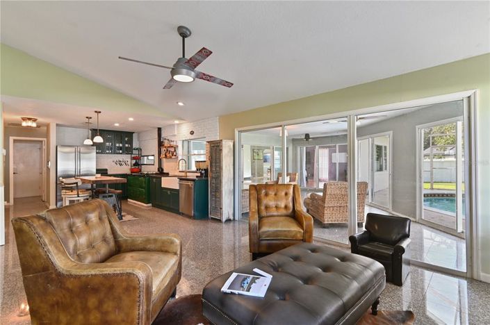 Image No.22-3 Bed Property for sale