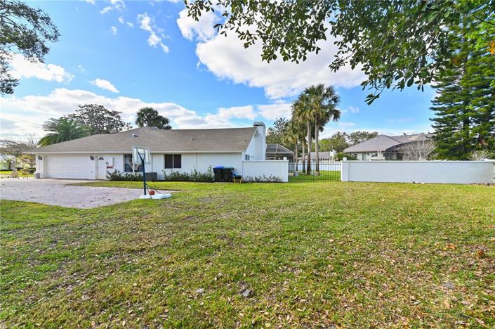 Image No.41-3 Bed Property for sale