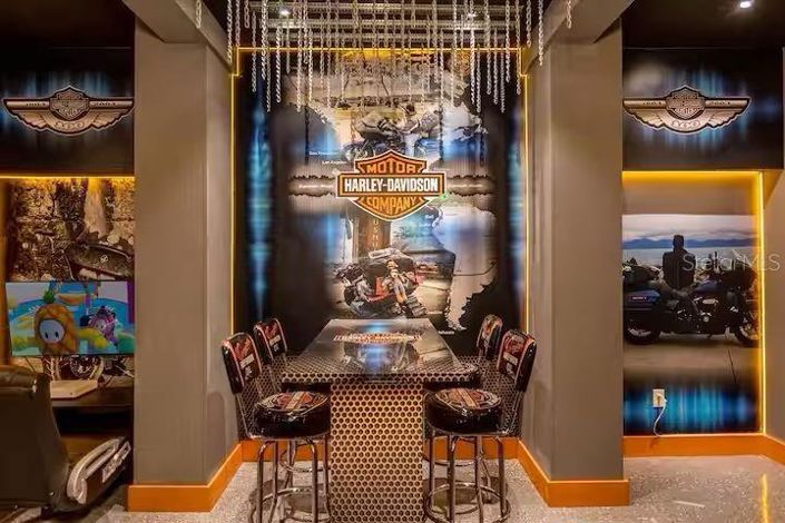 Image No.20-9 Bed Property for sale