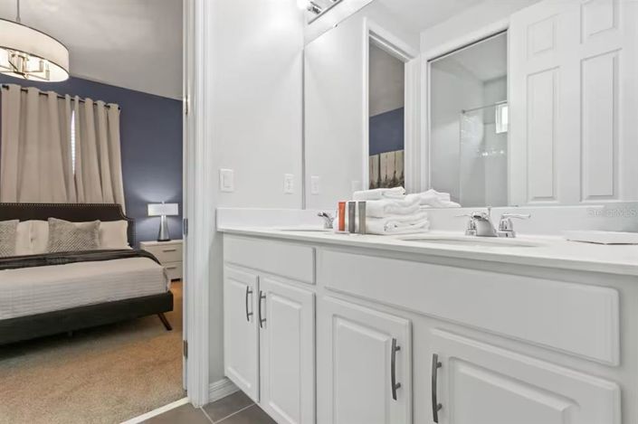 Image No.26-9 Bed Property for sale