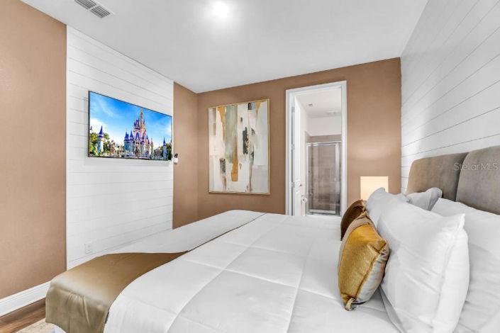 Image No.23-6 Bed Property for sale