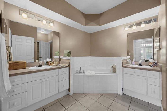 Image No.15-4 Bed Property for sale