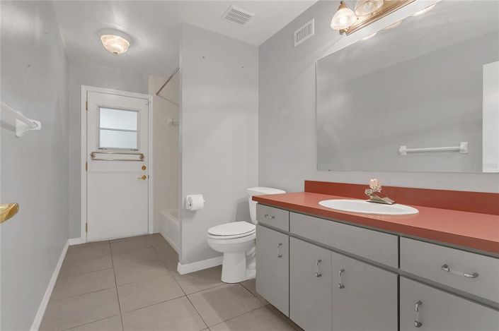 Image No.12-4 Bed Property for sale