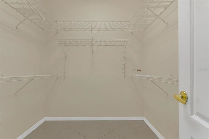 Image No.17-4 Bed Property for sale