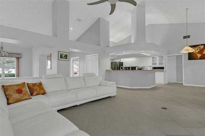 Image No.18-4 Bed Property for sale