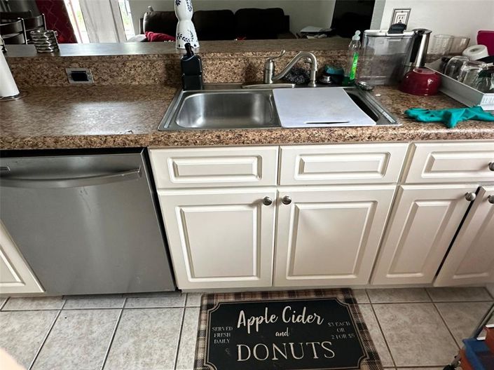 Image No.8-3 Bed Property for sale