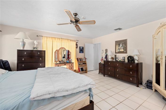 Image No.18-4 Bed Property for sale