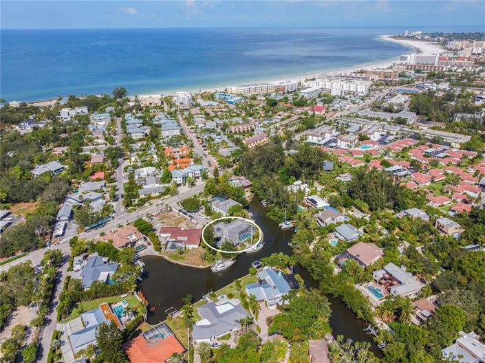 Image No.30-4 Bed Property for sale