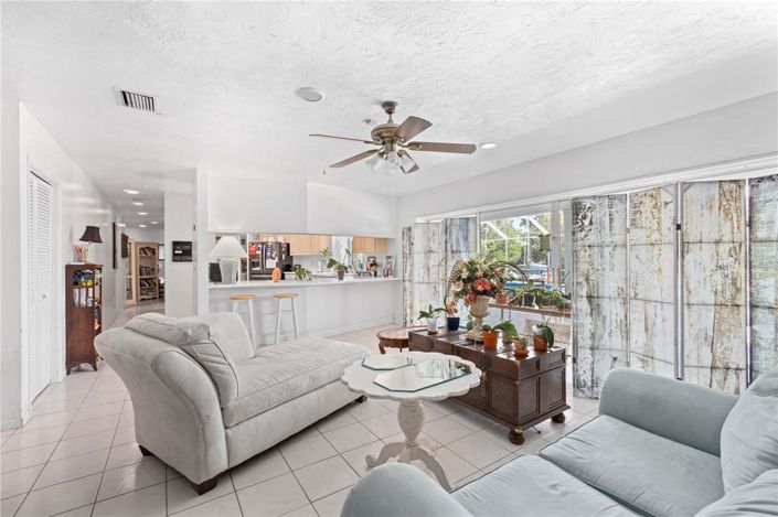 Image No.5-4 Bed Property for sale