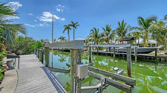 Image No.28-4 Bed Property for sale