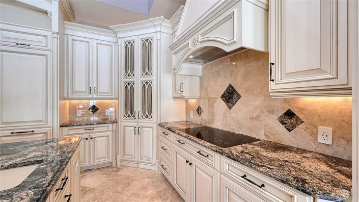 Image No.8-4 Bed Property for sale