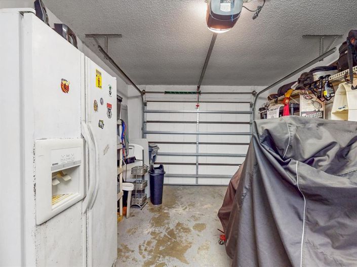 Image No.23-2 Bed Townhouse for sale