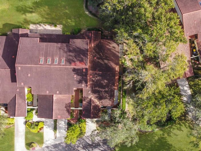 Image No.32-2 Bed Townhouse for sale