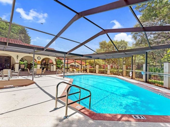 Image No.37-2 Bed Townhouse for sale